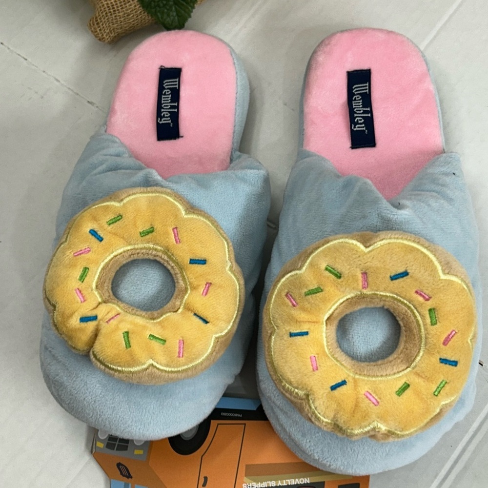 Wembley women's Donut Slippers - Blue and Pink
